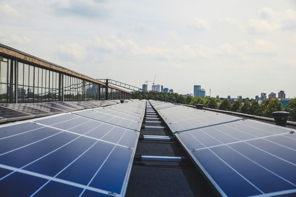 Los analistas esperan que Estados Unidos añada más de 50 GW de capacidad solar en 2024
        