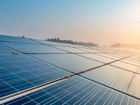 India reitera su estricta vigilancia hacia el cumplimiento de la DCR solar fotovoltaica en el marco del programa MNRE