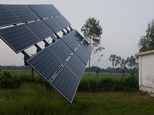 Bangladesh requiere grandes edificios nuevos para instalar sistemas fotovoltaicos en los tejados