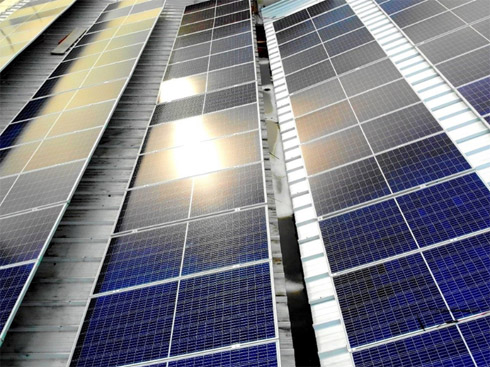 maruti suzuki india instala una cochera solar de 20 MW en su fábrica manesar
