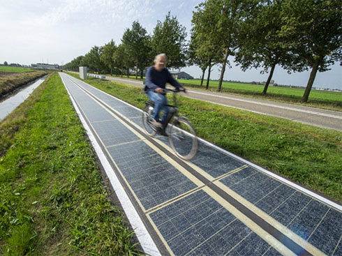 En los Países Bajos se ponen en funcionamiento carriles para bicicletas con energía solar
        